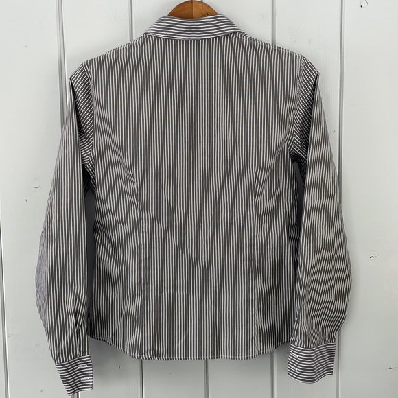 Anne Klein Women’s Pinstripe Blouse Structured Grey/White Size Small Non-Iron - Picture 5 of 6